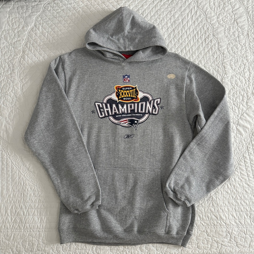 NWOT New England Patriots Super Bowl XXXVIII Champions Hoodie Sweatshirt